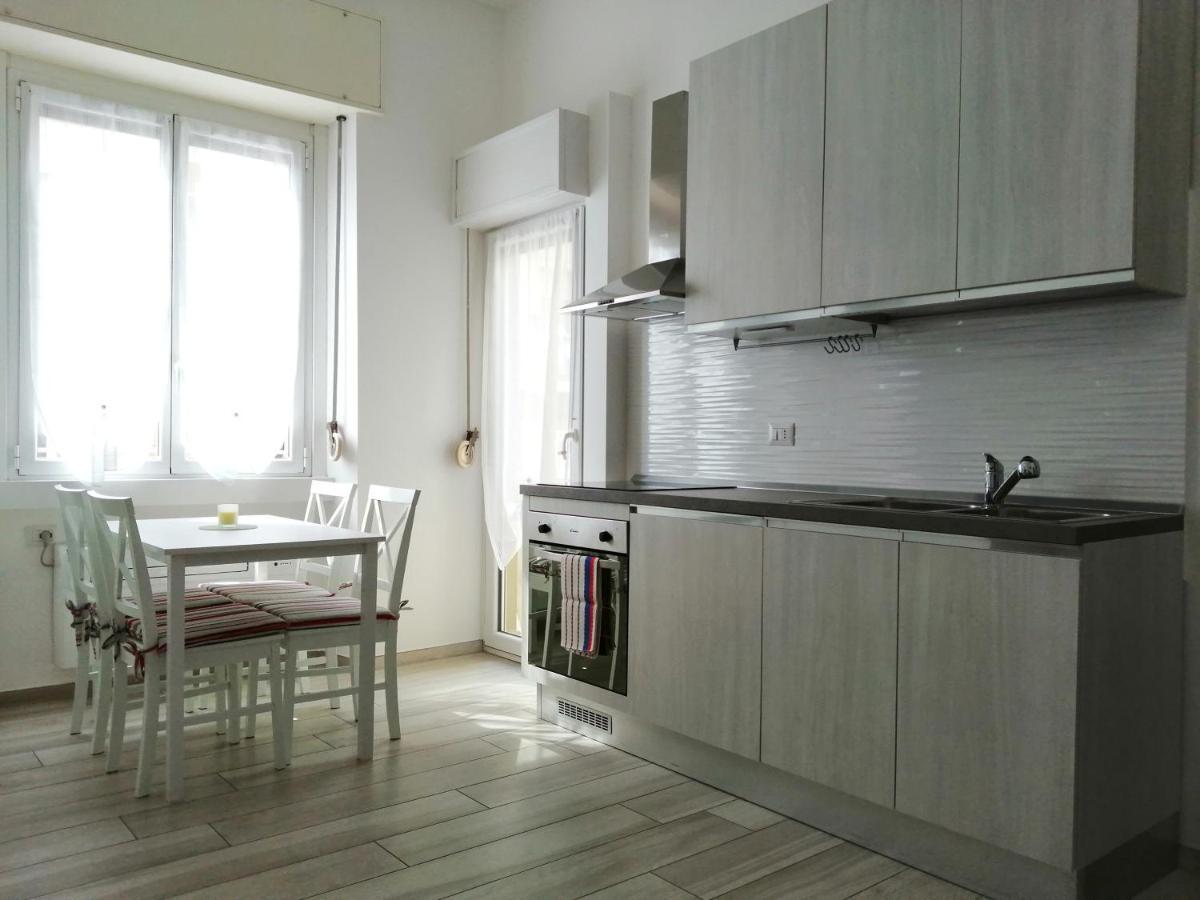 Appartamento Comodo Per Milano E Rho Fiera Milão Exterior foto