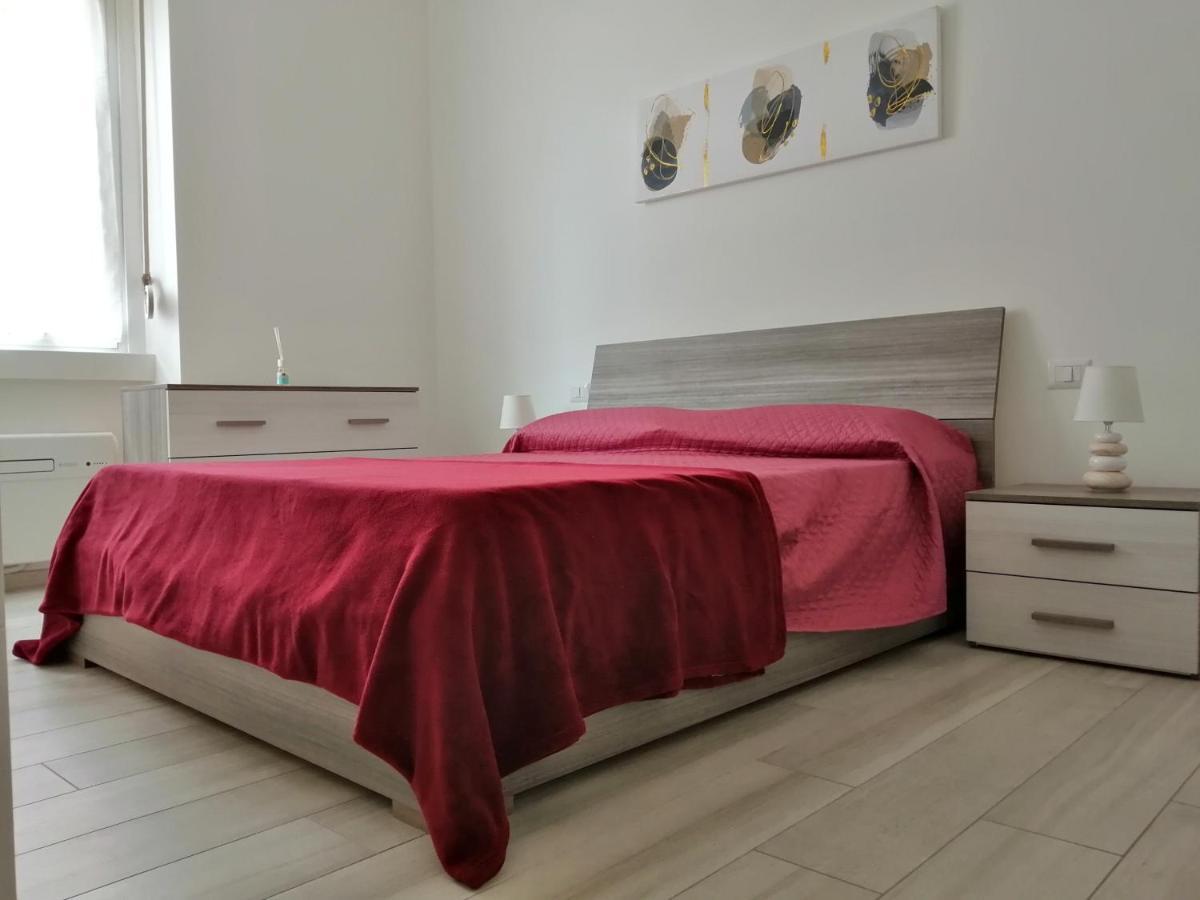 Appartamento Comodo Per Milano E Rho Fiera Milão Exterior foto